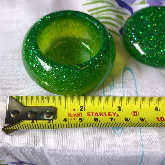 Small handmade resin container - Picture 5 of 5